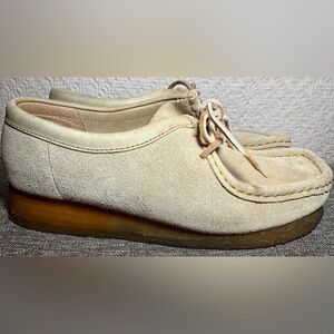 Clarks Originals Wallabee Suede Shoes – Cream | Women’s 9